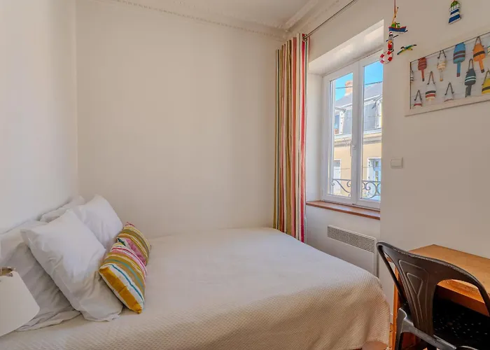 Maison De Avec Garage Prive