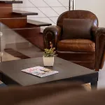 Maison De Avec Parking Couvert 度假居 莱萨布勒-多洛讷