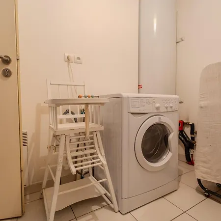 Maison De Avec Garage Privé *