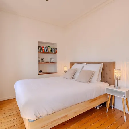 度假居 Maison De Avec Parking Couvert 莱萨布勒-多洛讷