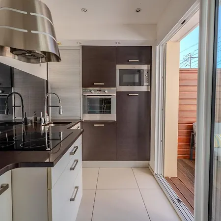 Maison De Avec Parking Couvert * 莱萨布勒-多洛讷
