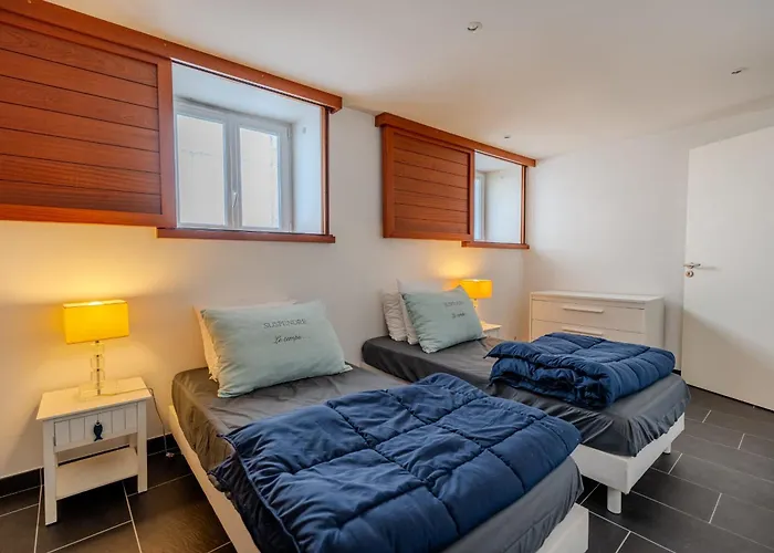 Maison De Avec Garage Prive 度假居 莱萨布勒-多洛讷