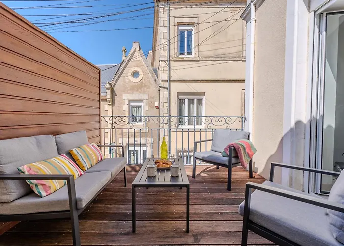 Maison De Avec Garage Prive 度假居 莱萨布勒-多洛讷