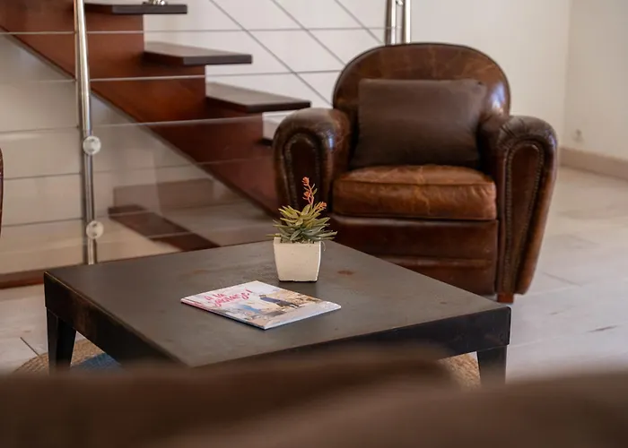 Maison De Avec Garage Prive 度假居 莱萨布勒-多洛讷